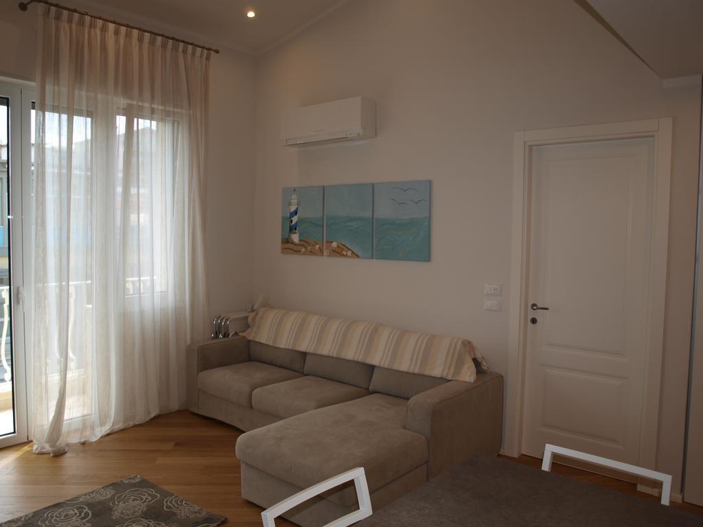 Il Pontile Holidays Apartment マリーナ・ディ・ピエトラサンタ 部屋 写真